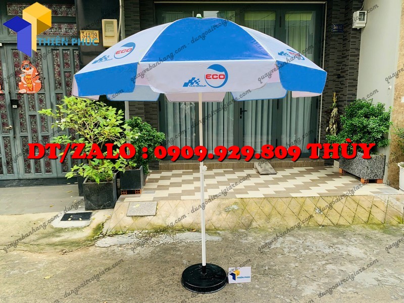 dù che nắng ngoài trời