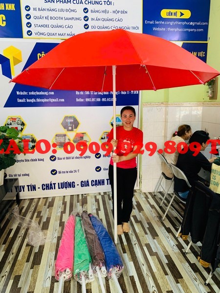 Dù che xe bán hàng lưu động