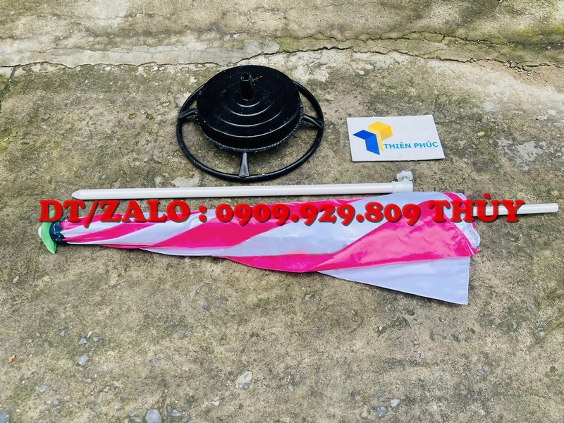 dù quảng cáo có logo