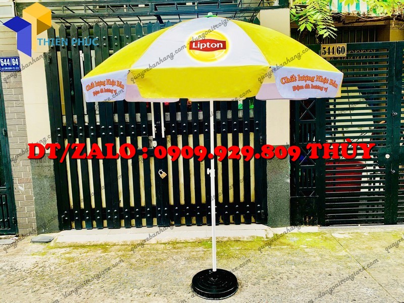 ô che quảng cáo ngoài trời