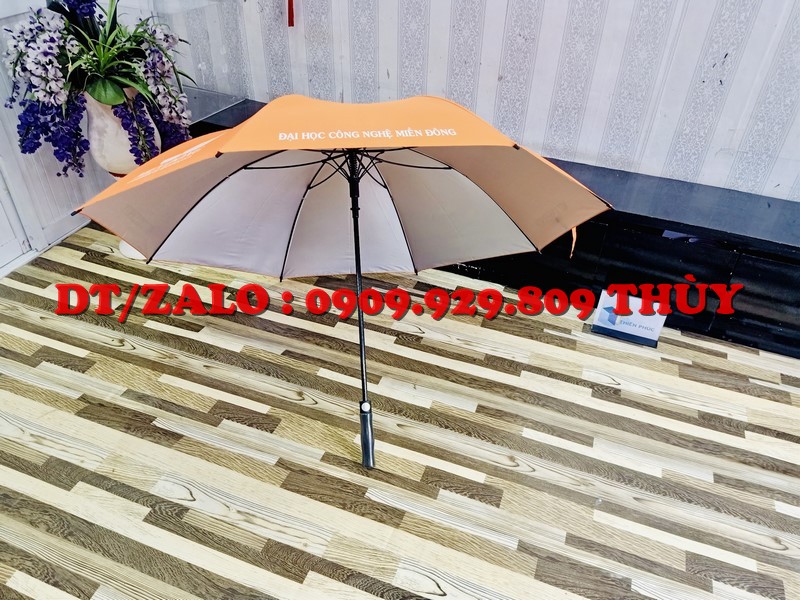 xưởng sản xuất dù che mưa cầm tay cỡ lớn